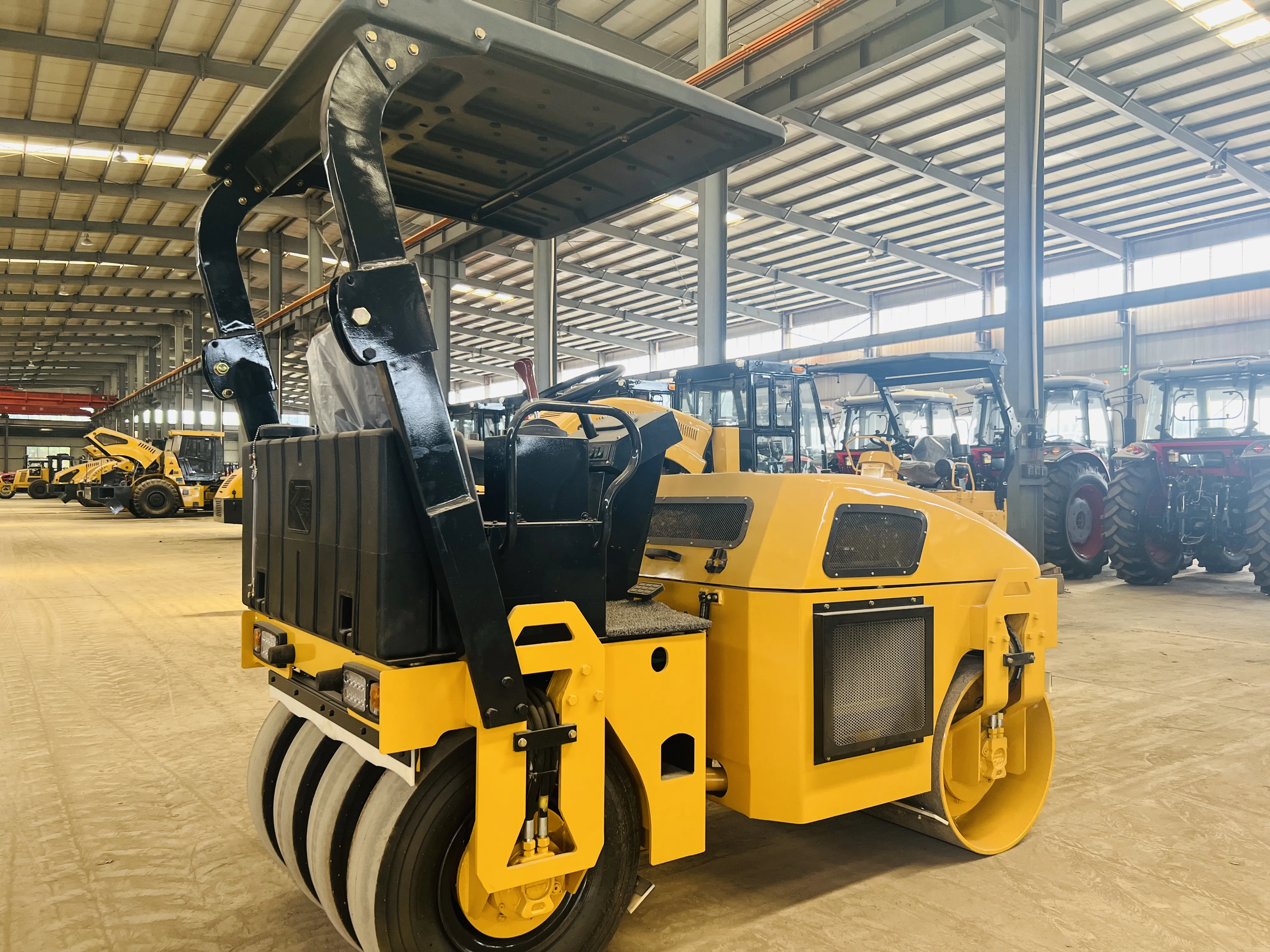 LTC204 Low Price Weight 4 Ton Vibrating Compaction Vibratory