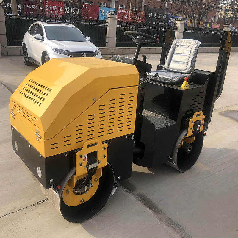LTC301 Mini Road Roller Using Cfi78f Vertical Direct-Spray A