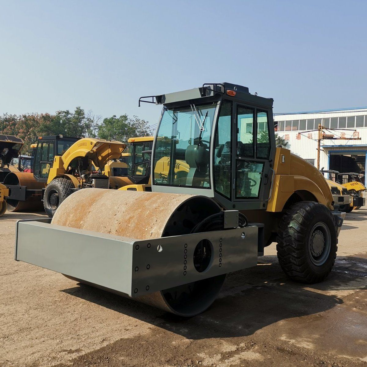 LTD210H ( 4WD, 10T ) Hydraulic drive single drum vibratory r