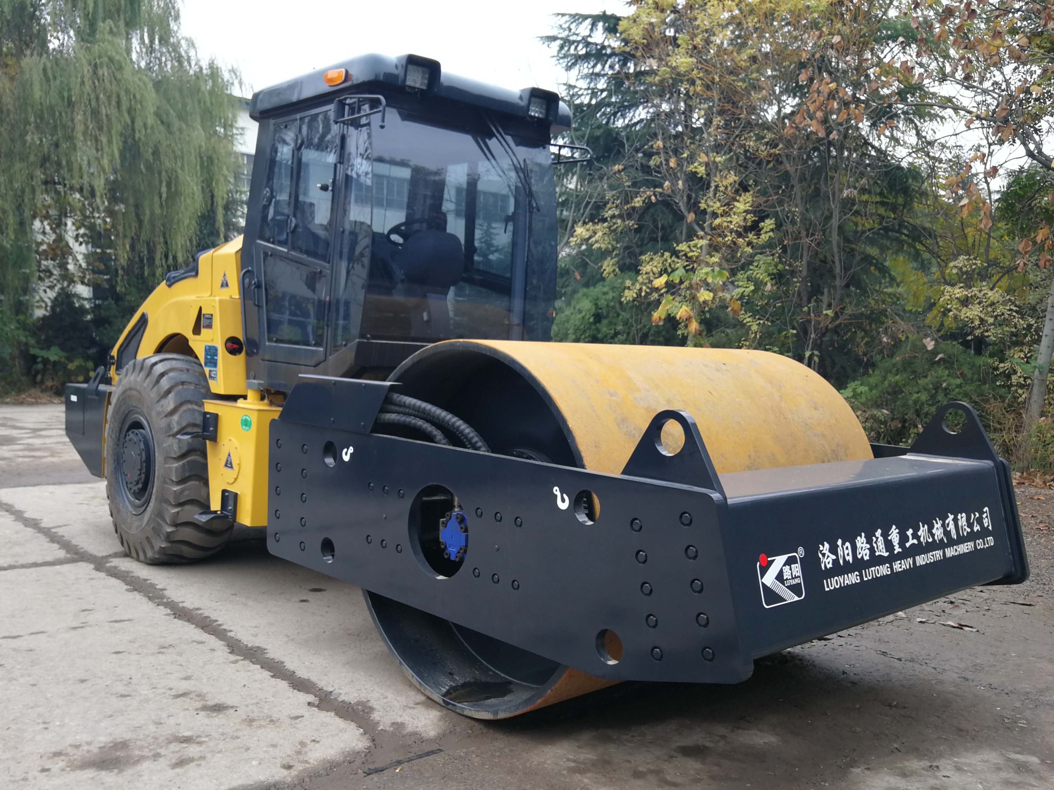 LTS720H (2WD, 20T) Hydraulic drive single drum vibratory roa
